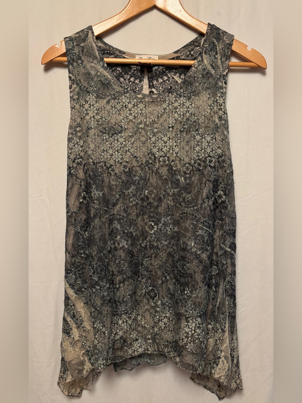 Brittney Black metalic lace paisley print tanktop
